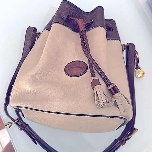 Vintage Dooney & Bourke AWL Drawstring Bucket Bag – Beige & Brown Leather - Picture 2 of 8